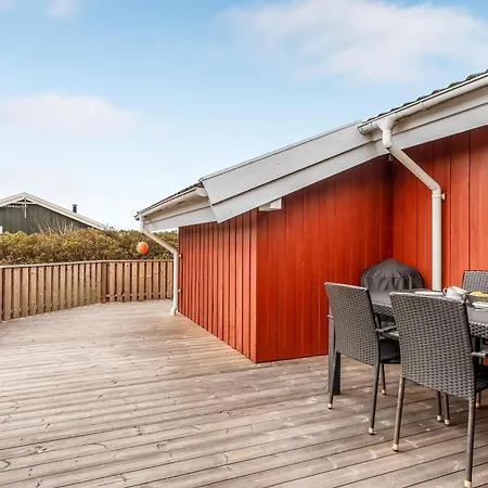 Lovely With Covered And Enclosed Terrace, Close To The Sea * 티스테드